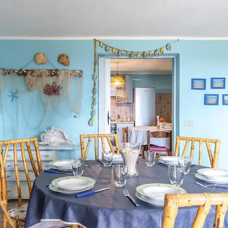 Li Junchi - Parcheggio Privato, 1 Km Dal Mare *
